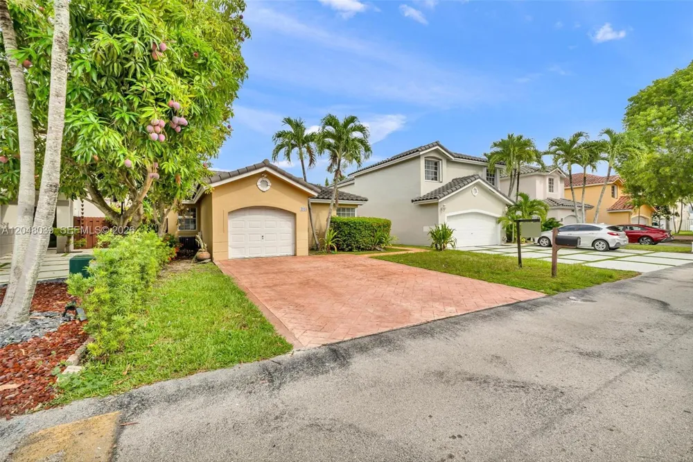 4916 SW 154th Ave Miami, FL 33185