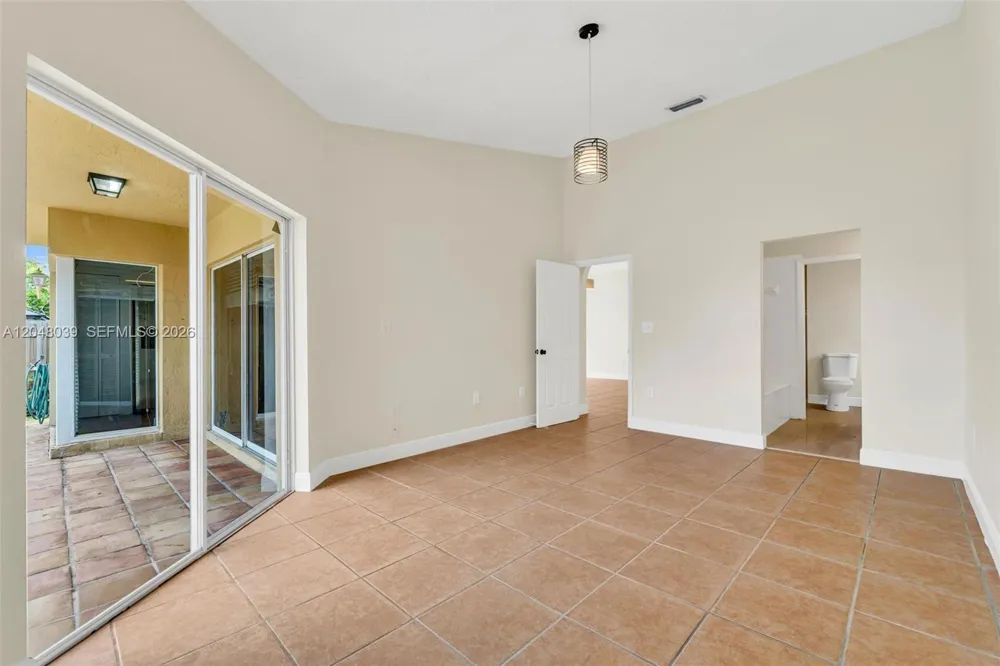 4916 SW 154th Ave Miami, FL 33185