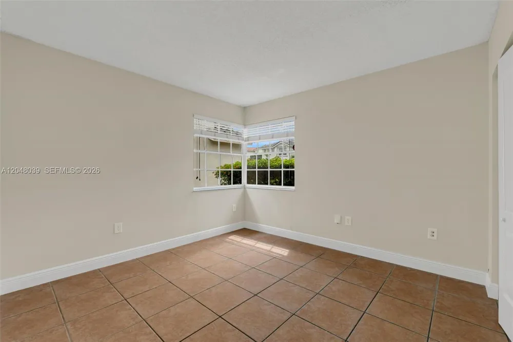 4916 SW 154th Ave Miami, FL 33185