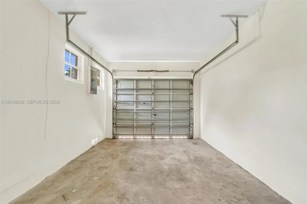4916 SW 154th Ave Miami, FL 33185