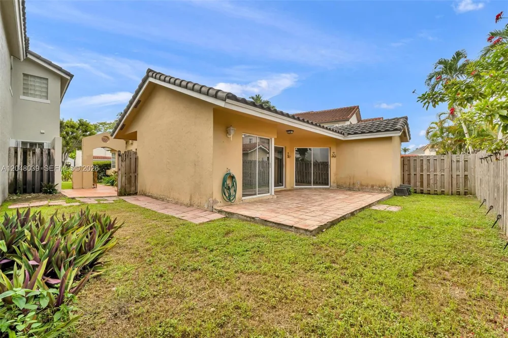 4916 SW 154th Ave Miami, FL 33185