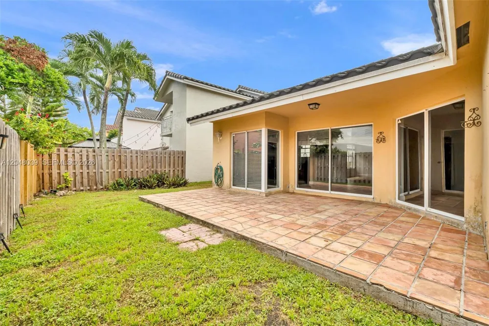 4916 SW 154th Ave Miami, FL 33185
