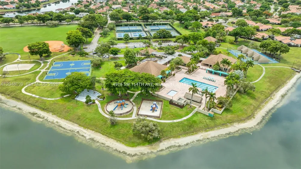4916 SW 154th Ave Miami, FL 33185