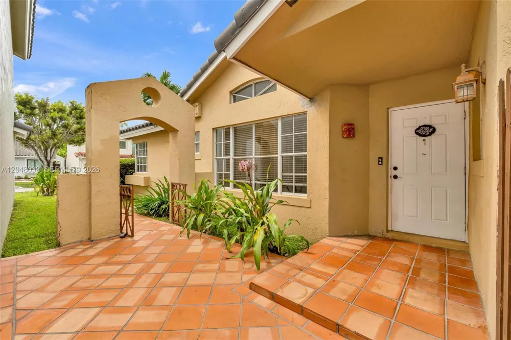 4916 SW 154th Ave Miami, FL 33185