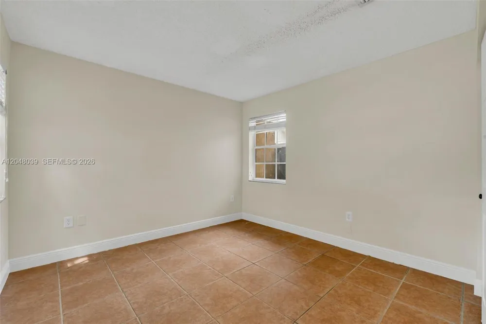 4916 SW 154th Ave Miami, FL 33185