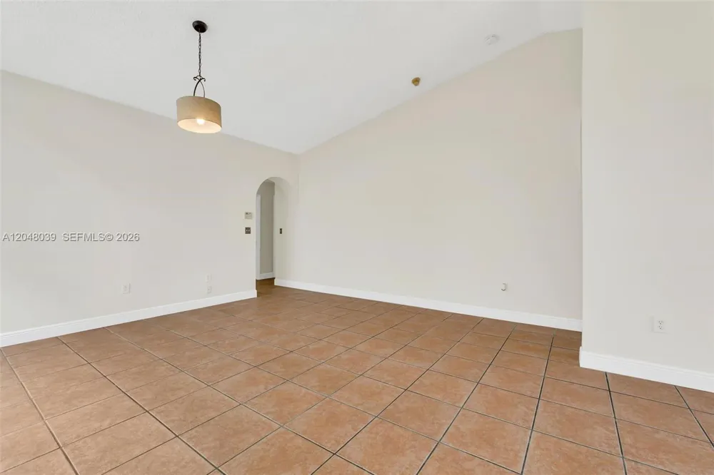 4916 SW 154th Ave Miami, FL 33185