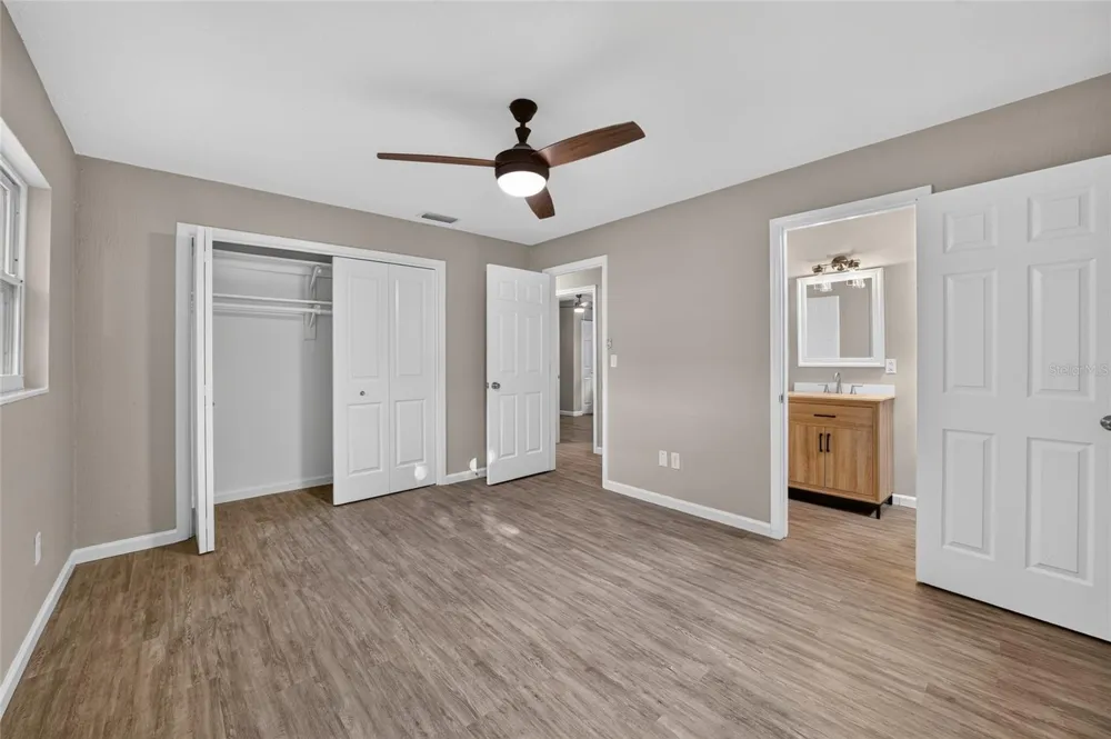 2421 NE 57TH PLACE ocala, FL 34479