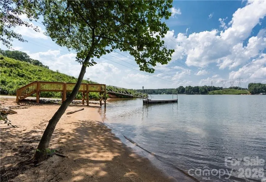 2125 Mt Isle Harbor Drive Charlotte, NC 28214