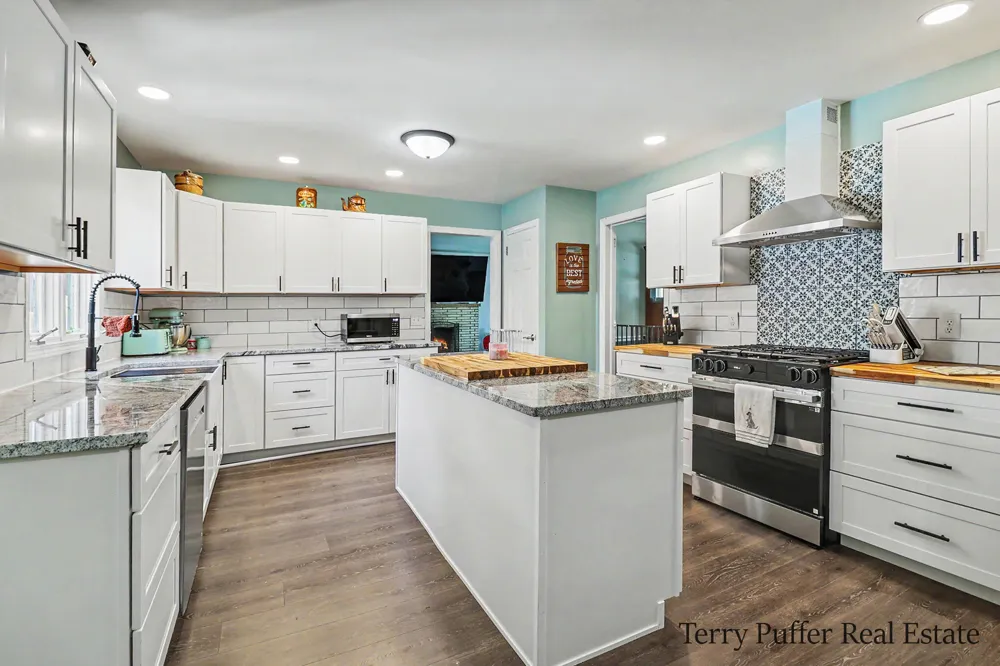 695 Miller Drive North Muskegon City, MI 49445