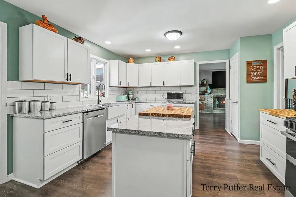 695 Miller Drive North Muskegon City, MI 49445