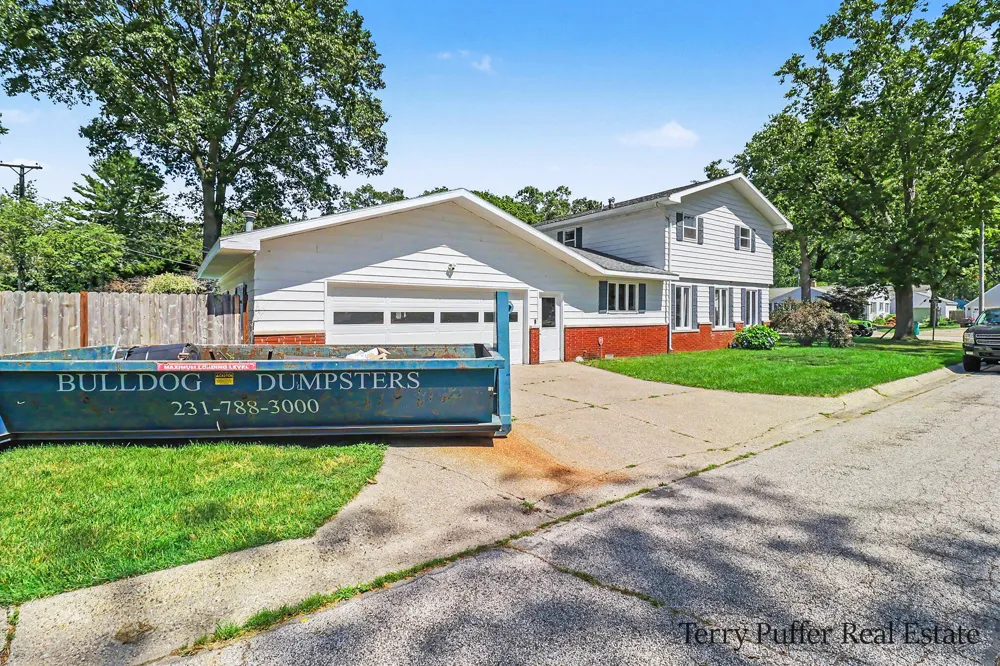 695 Miller Drive North Muskegon City, MI 49445