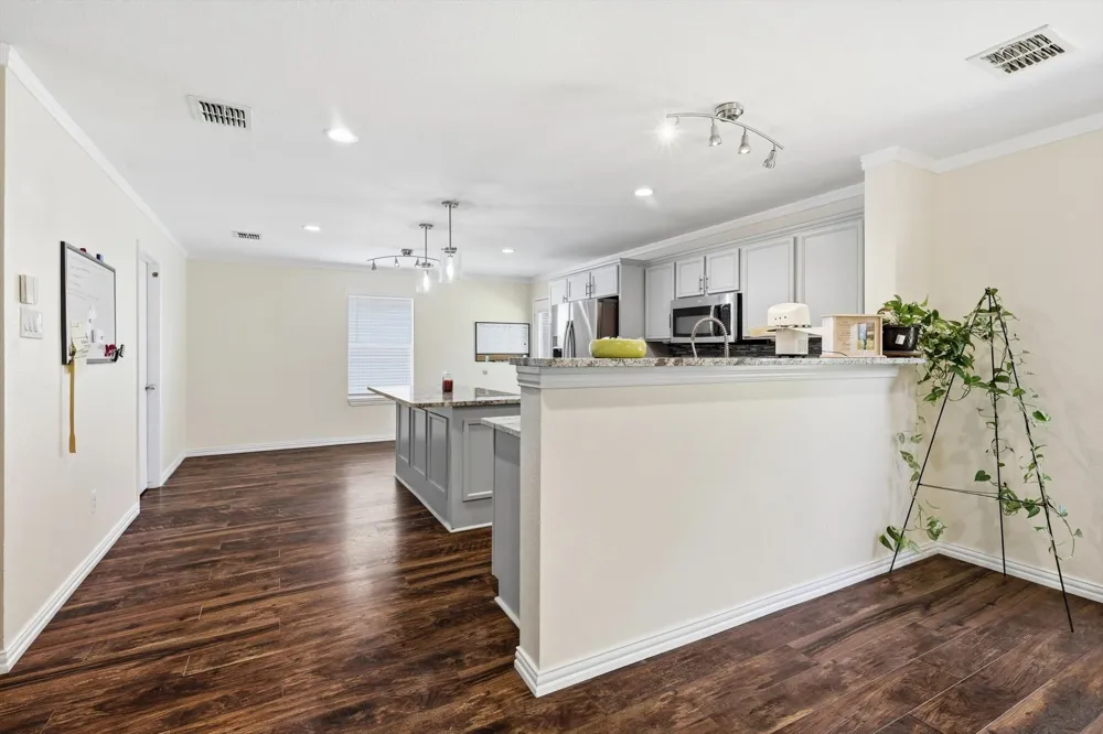 800 Poncho Lane Fort Worth, TX 76052