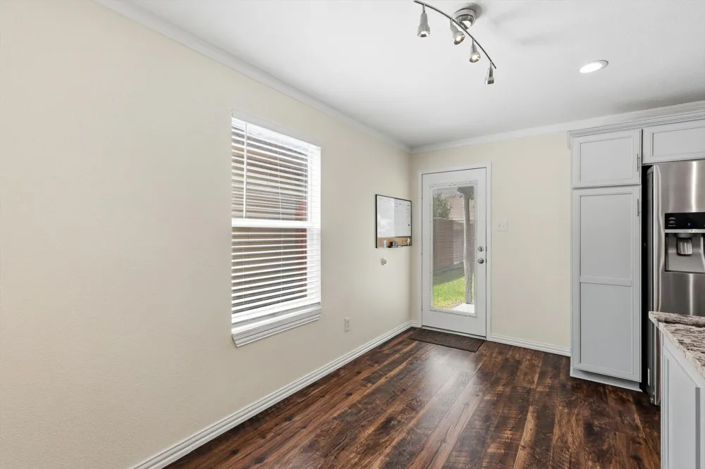 800 Poncho Lane Fort Worth, TX 76052