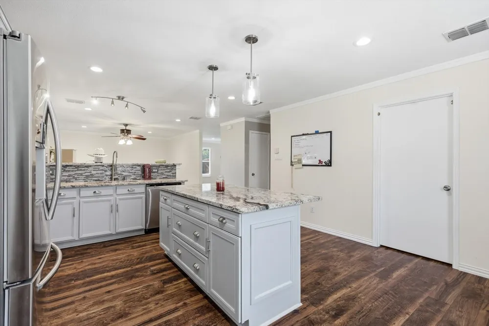 800 Poncho Lane Fort Worth, TX 76052