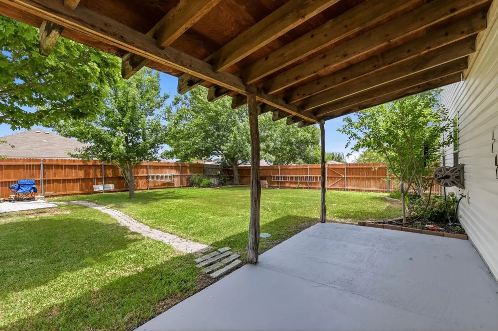 800 Poncho Lane Fort Worth, TX 76052