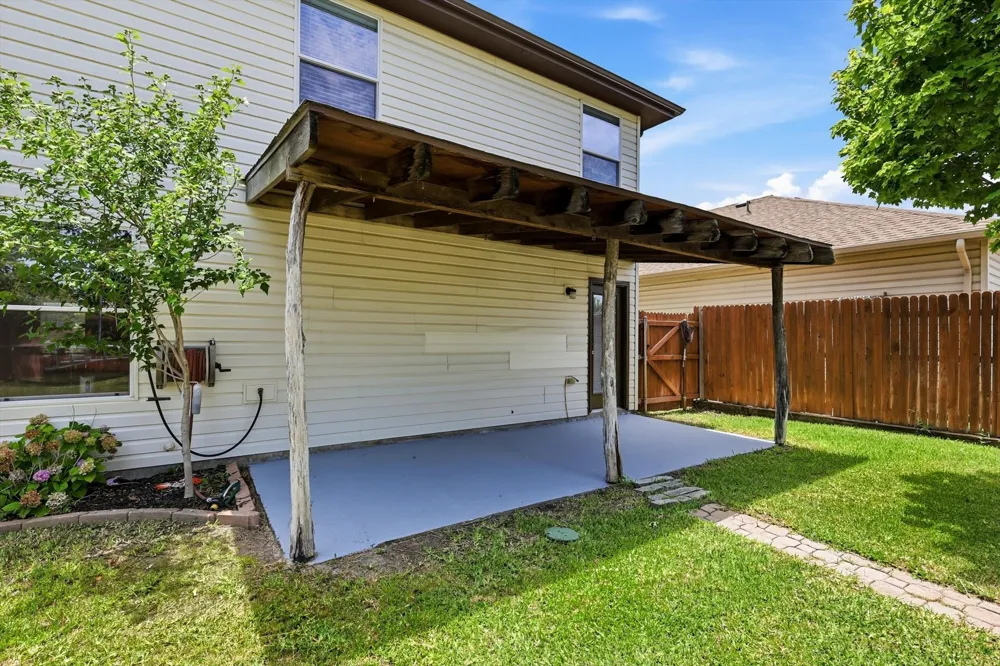800 Poncho Lane Fort Worth, TX 76052