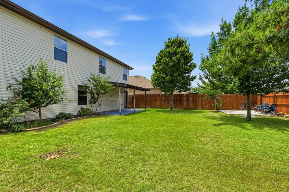 800 Poncho Lane Fort Worth, TX 76052