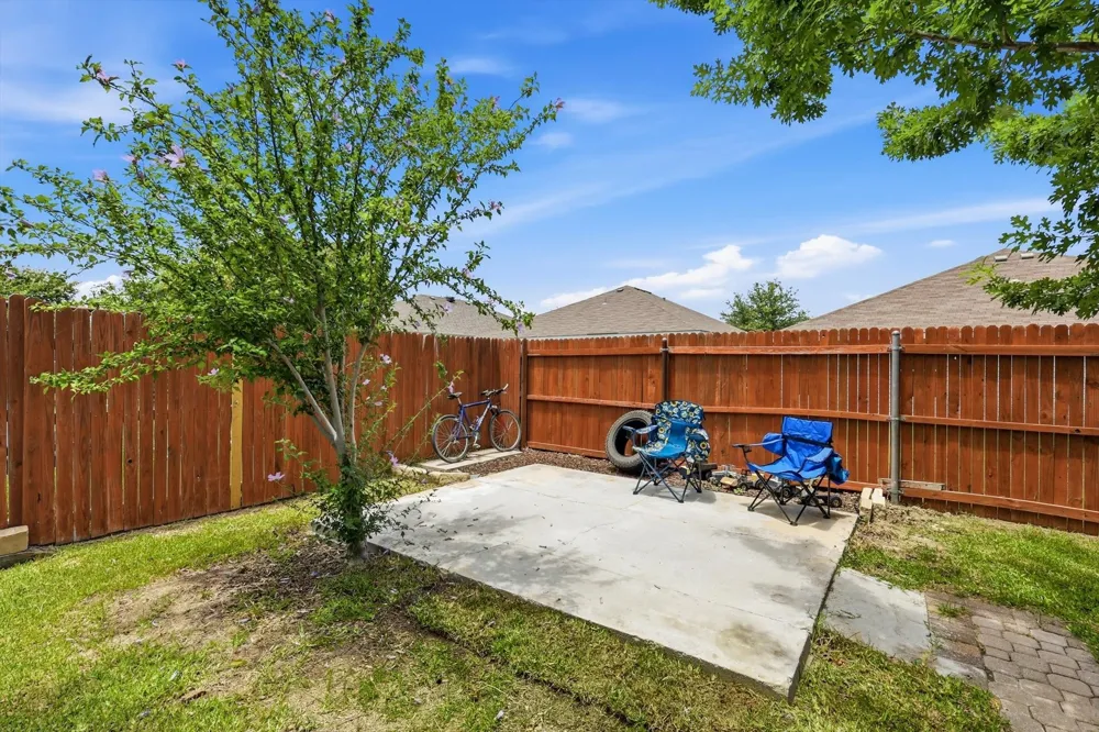 800 Poncho Lane Fort Worth, TX 76052