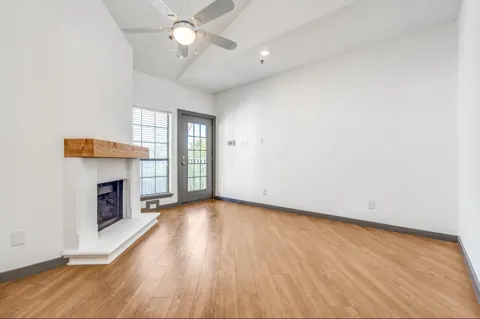 4800 W Lovers Lane #315