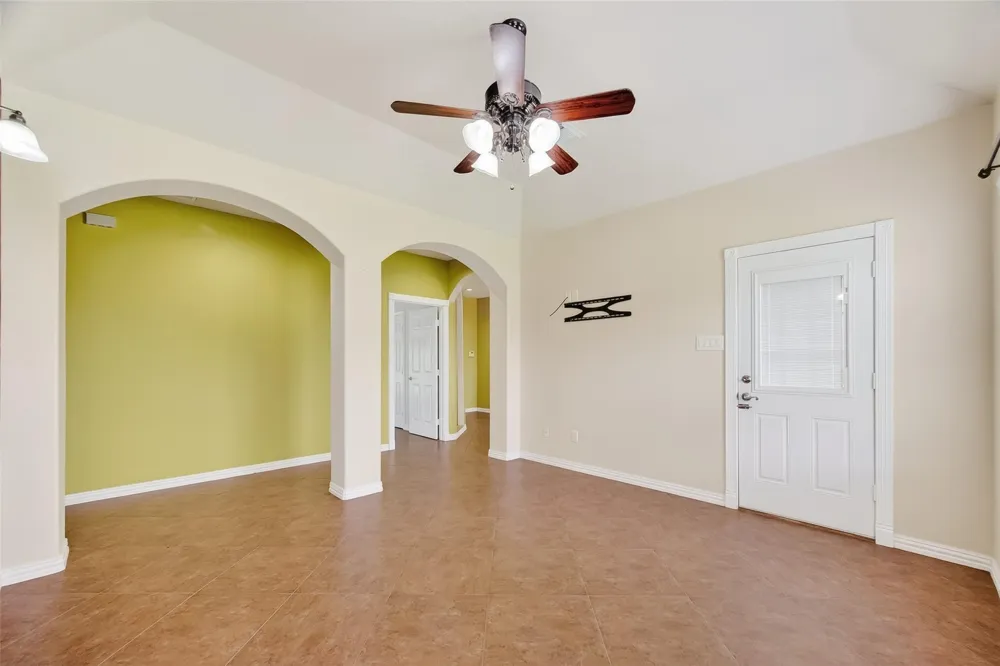 319 Pinedale Ave Arcola, TX 77583