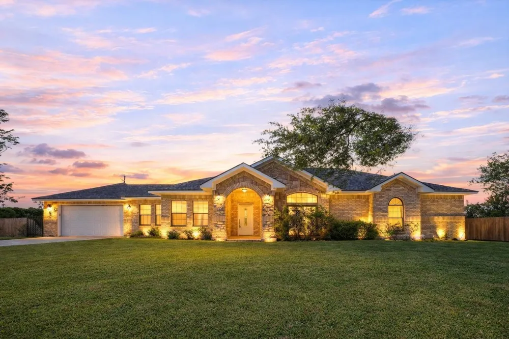 319 Pinedale Ave Arcola, TX 77583