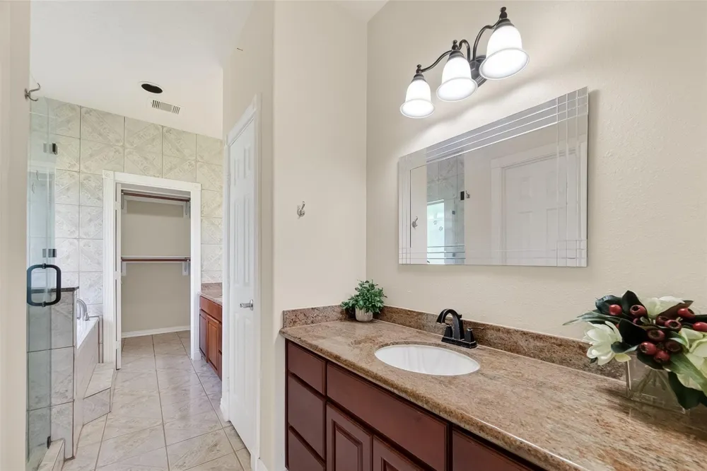 319 Pinedale Ave Arcola, TX 77583