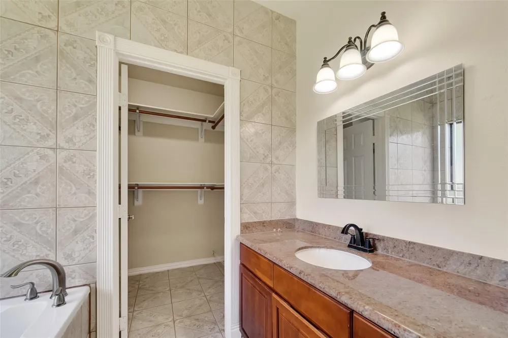 319 Pinedale Ave Arcola, TX 77583