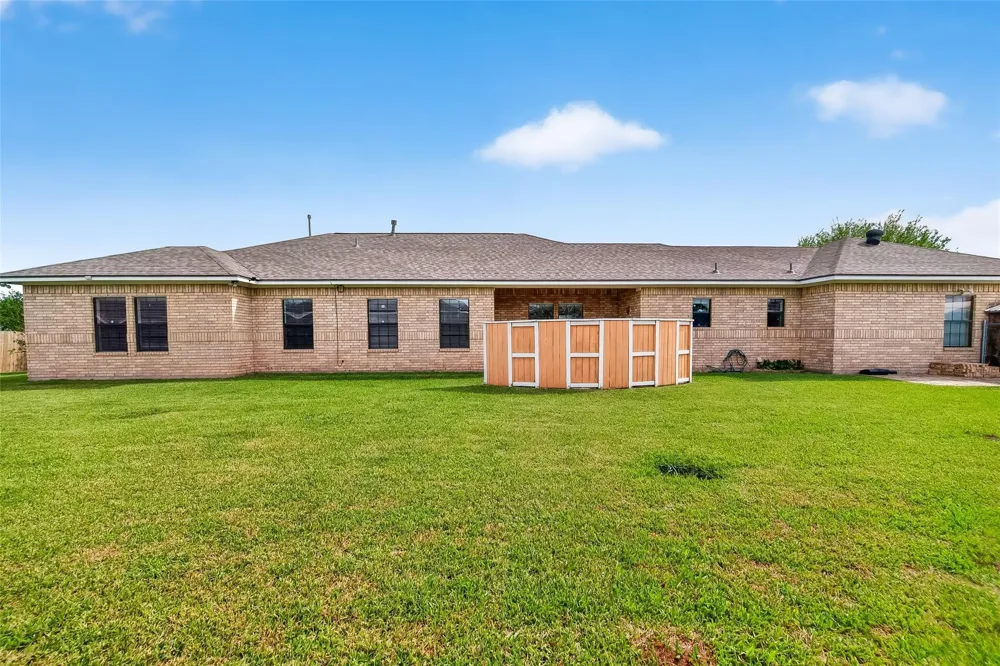 319 Pinedale Ave Arcola, TX 77583