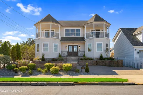 111 I STREET