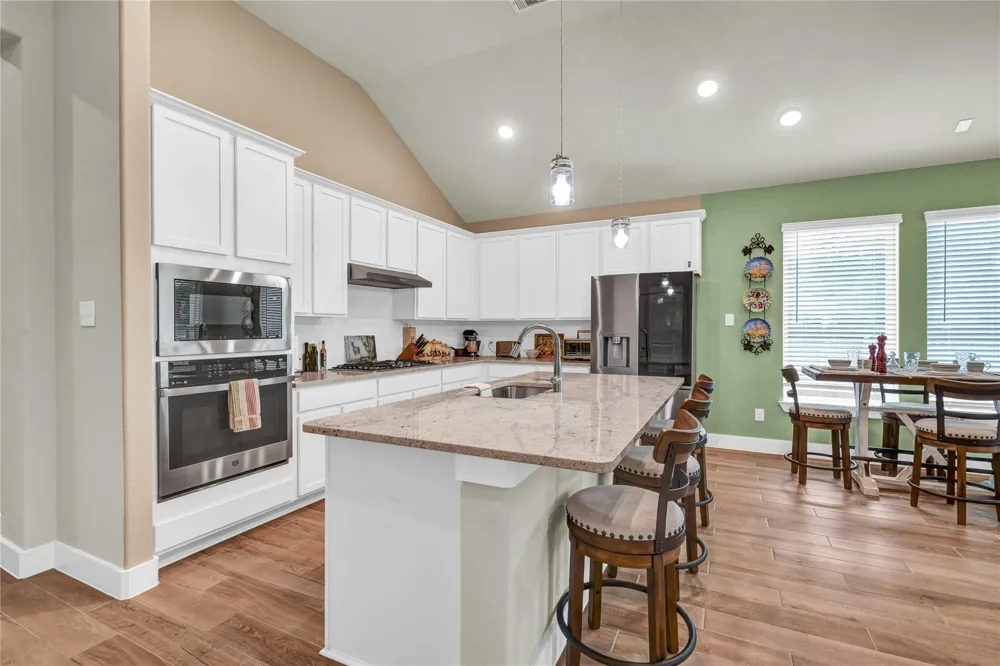 411 S Amherst Drive West Columbia, TX 77486