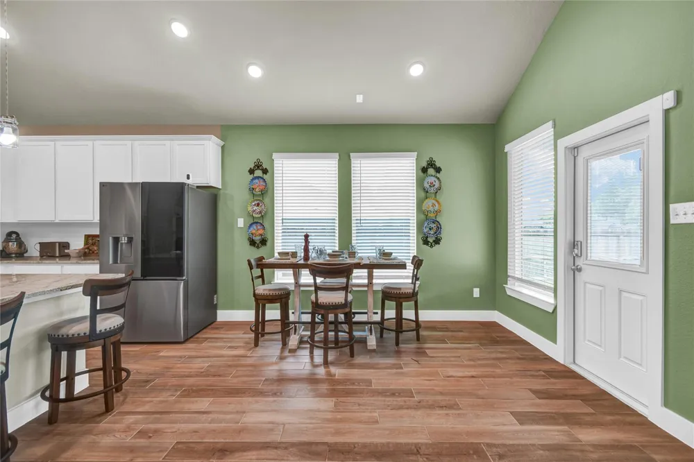 411 S Amherst Drive West Columbia, TX 77486