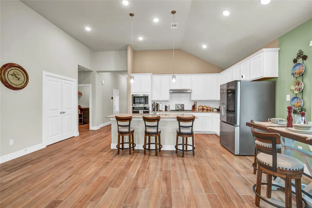 411 S Amherst Drive West Columbia, TX 77486