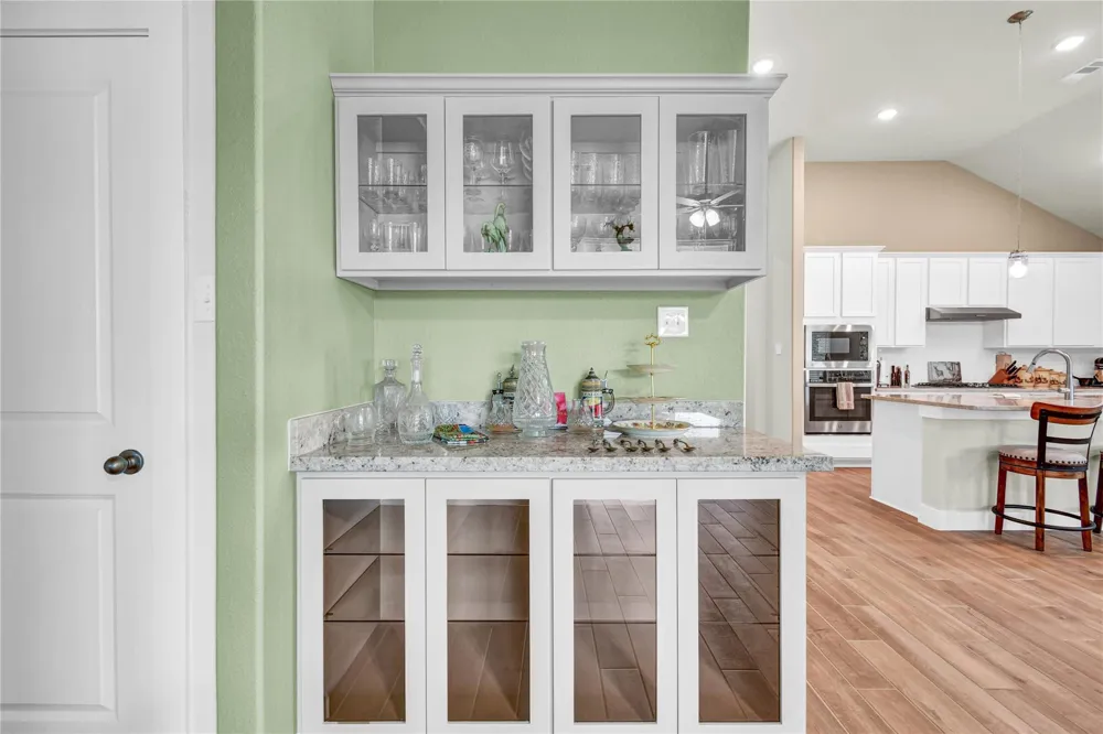 411 S Amherst Drive West Columbia, TX 77486