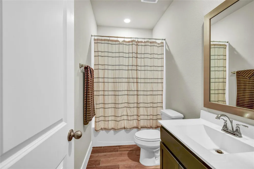 411 S Amherst Drive West Columbia, TX 77486