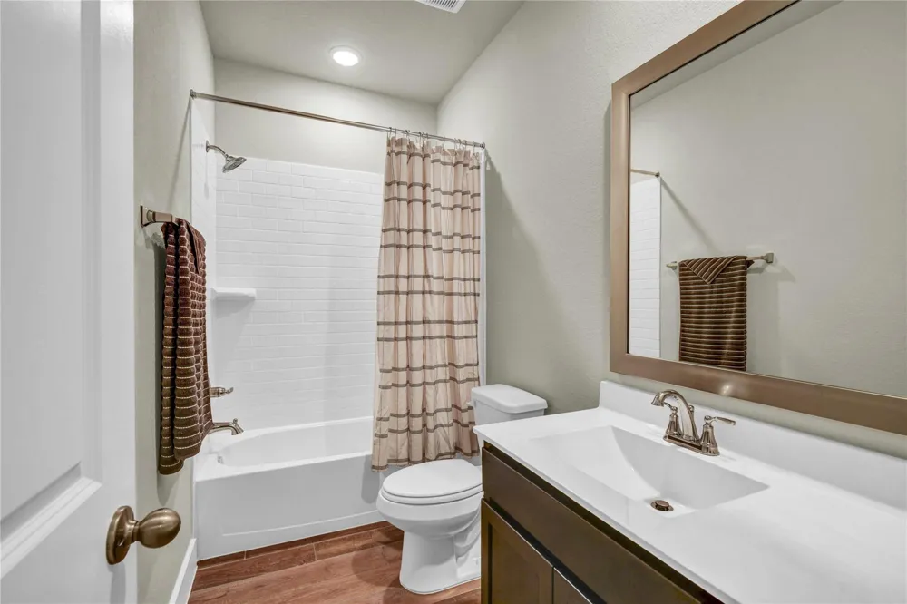 411 S Amherst Drive West Columbia, TX 77486