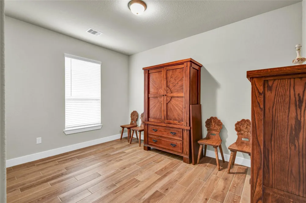 411 S Amherst Drive West Columbia, TX 77486