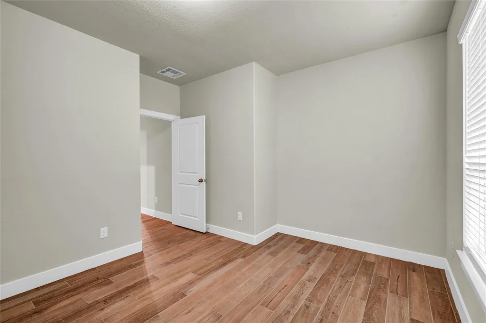 411 S Amherst Drive West Columbia, TX 77486