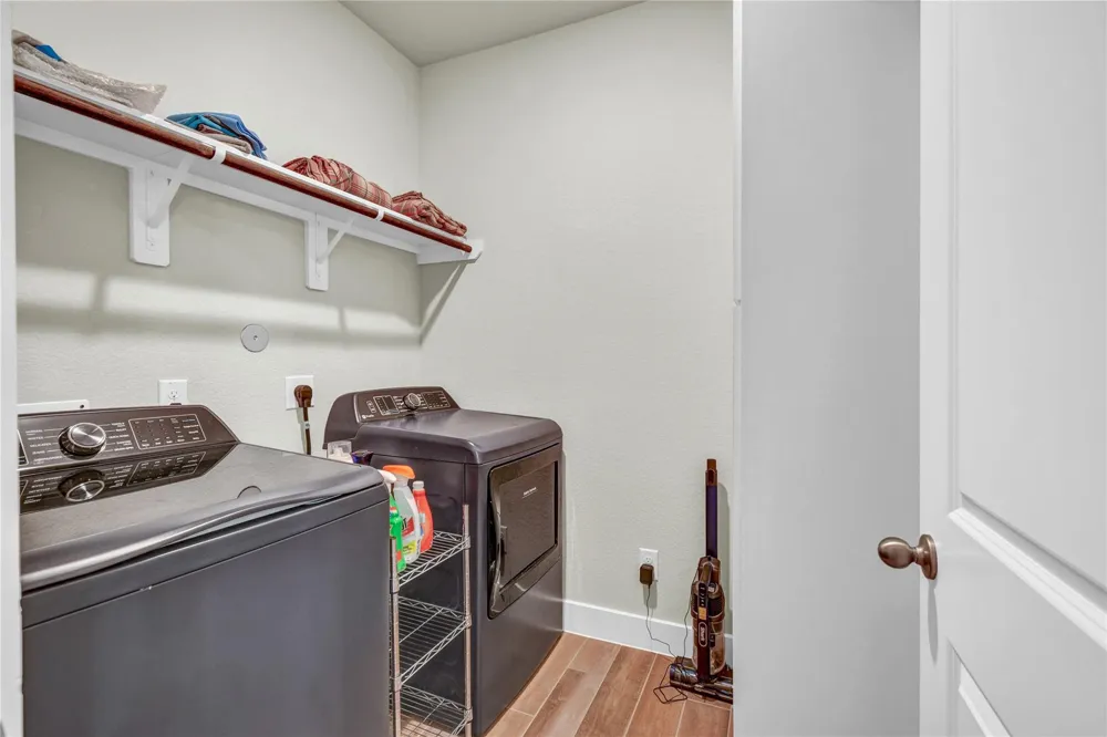 411 S Amherst Drive West Columbia, TX 77486