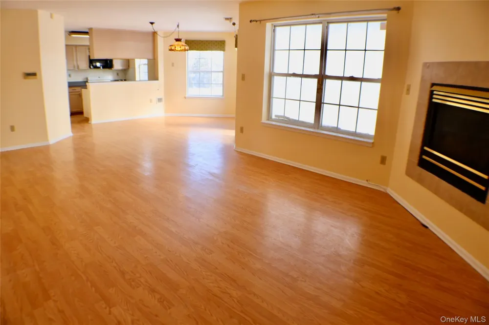 305 Gazebo Court New Windsor, NY 12553