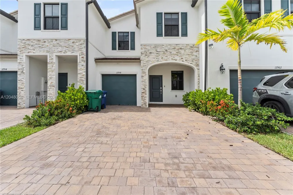 12958 SW 231st St Miami, FL 33170
