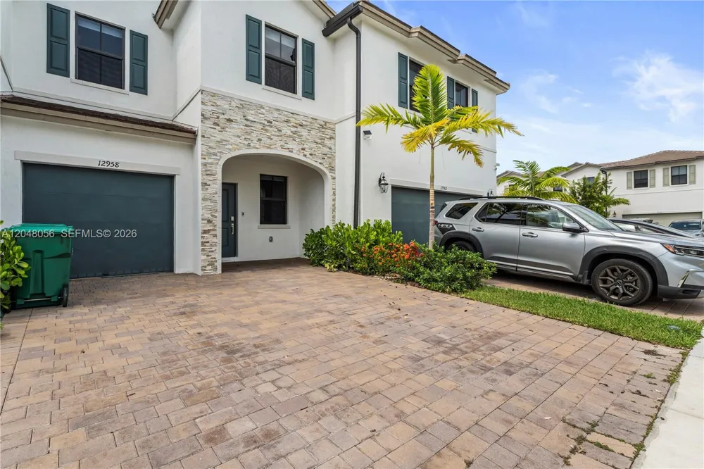 12958 SW 231st St Miami, FL 33170