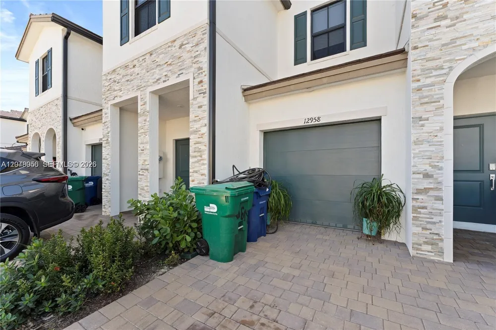 12958 SW 231st St Miami, FL 33170