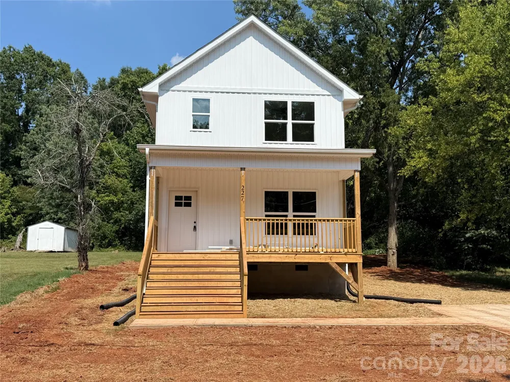 227 S Caldwell Avenue Newton, NC 28658
