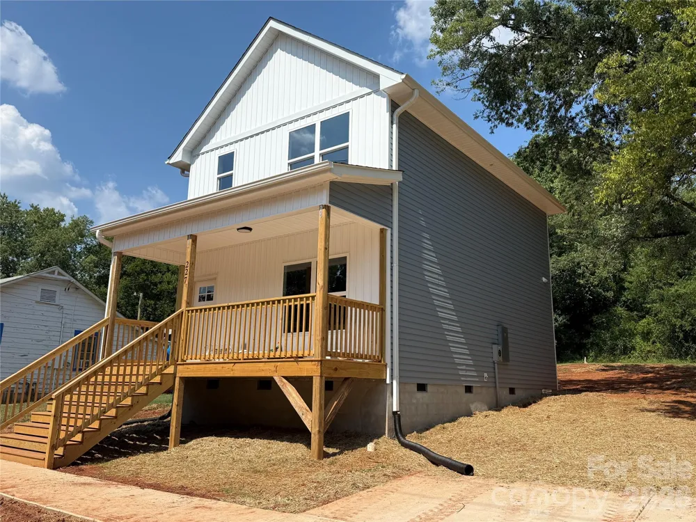 227 S Caldwell Avenue Newton, NC 28658