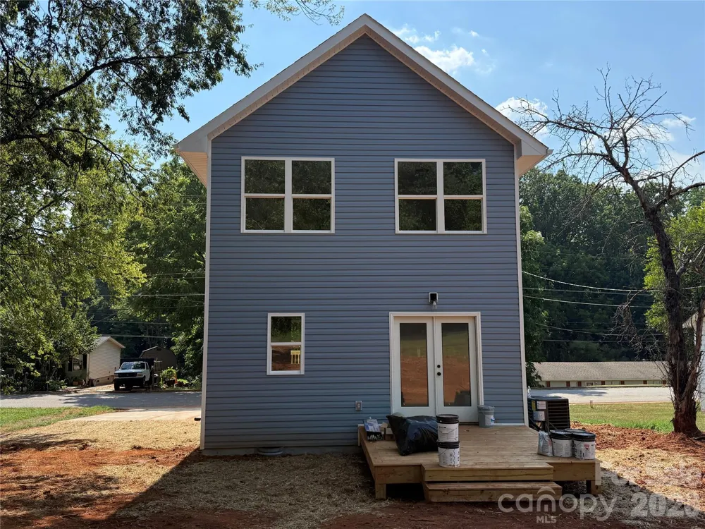 227 S Caldwell Avenue Newton, NC 28658