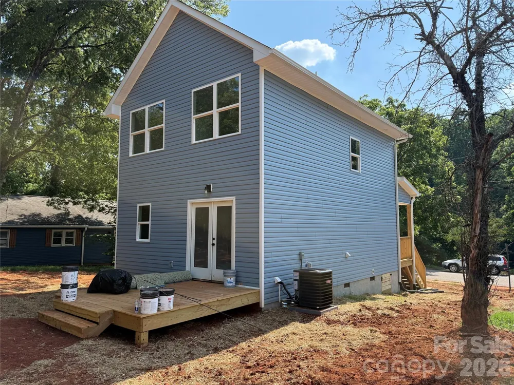 227 S Caldwell Avenue Newton, NC 28658