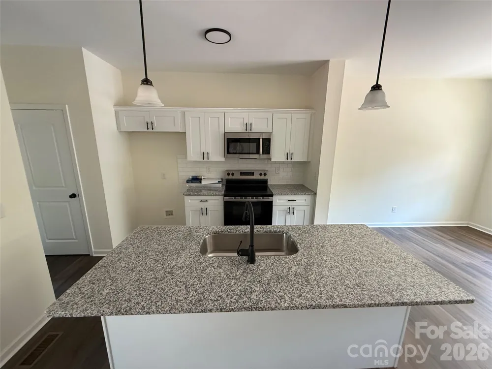 227 S Caldwell Avenue Newton, NC 28658