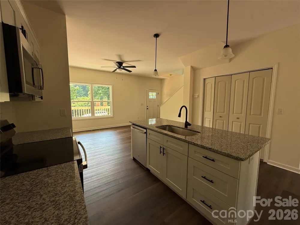 227 S Caldwell Avenue Newton, NC 28658