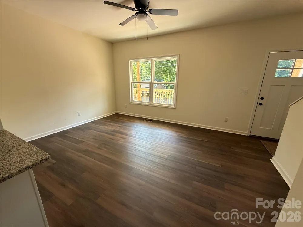 227 S Caldwell Avenue Newton, NC 28658