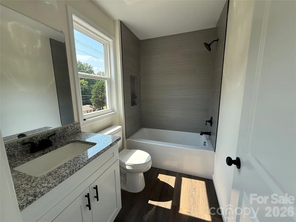 227 S Caldwell Avenue Newton, NC 28658